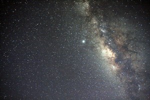 Milky_Way_Galaxy_and_a_meteor